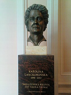 Karolina Lanckorońska - popiersie w hallu gmachu PAU w Krakowie