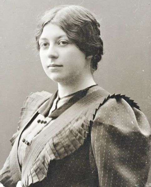Plik:WandaChelmonska.jpg